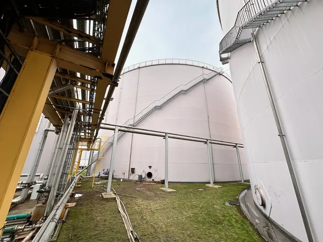 Außenansicht eines Lagertanks