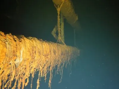 Sterk verroeste drukleiding in een sprinklertank